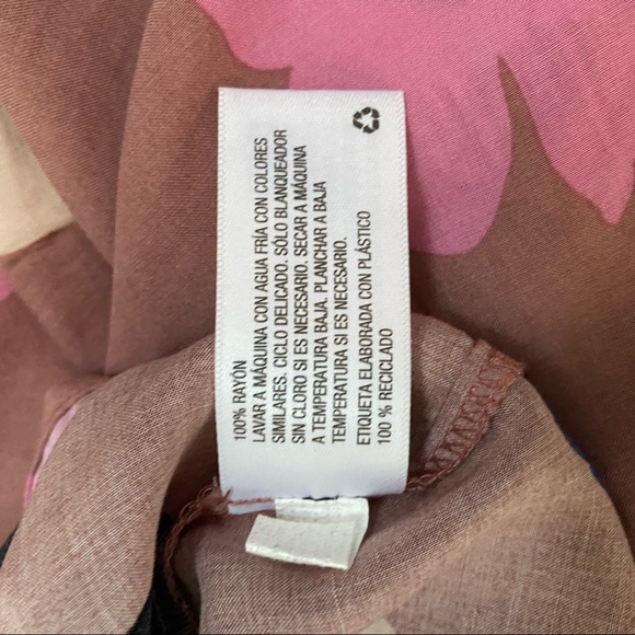 Never worn Floral blouse great condition Size small - Picture 4 of 4